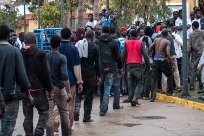 España prohibió disparar balas de gomas contra inmigrantes