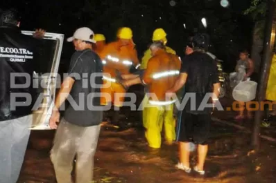 Evacúan a familias de Quimilí por las intensas lluvias