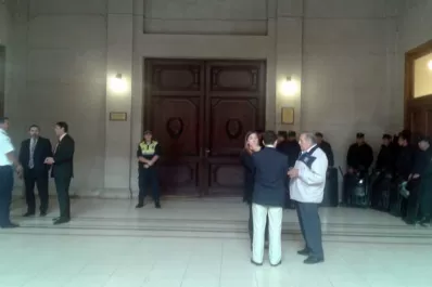 Una pelea retrasó el inicio del juicio por el crimen de Conty González