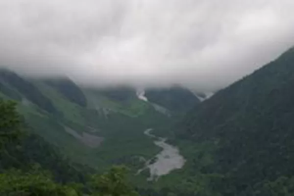 Derrumbes, crecidas de ríos y neblinas en las rutas a Catamarca