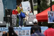 En una radio abierta, los familiares de víctimas relataron sus casos