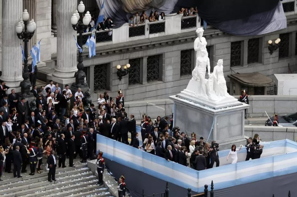 UNA COPIA. El monumento que habilitó ayer Cristina Fernández es una réplica del que hizo la escultora tucumana. reuters