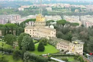 El Papa hizo abrir Castel Gandolfo para disfrute de los turistas