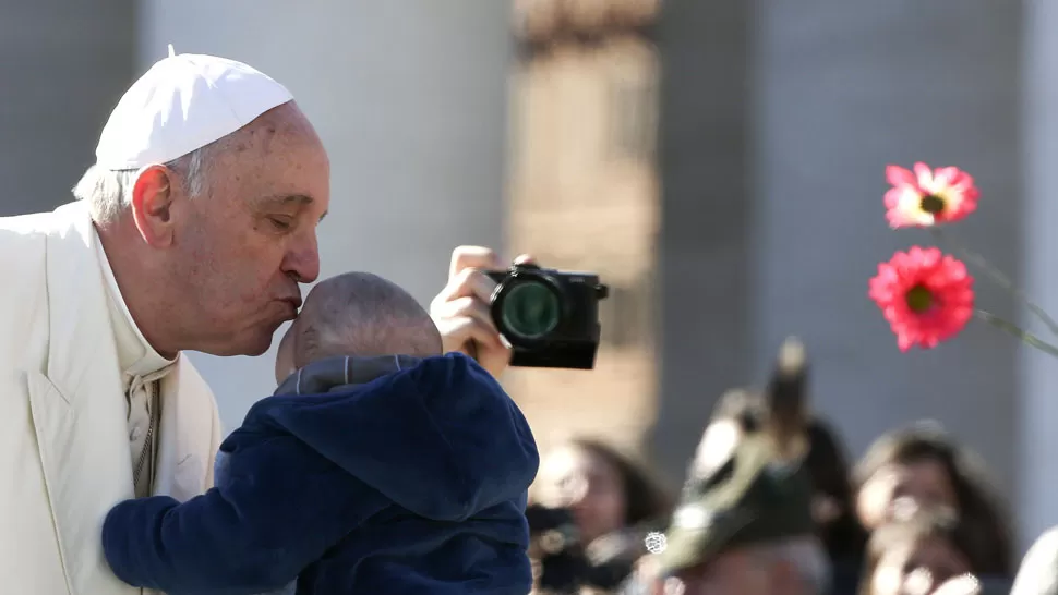 MÁS CERCA. Bergoglio se considera un hombre normal. REUTERS