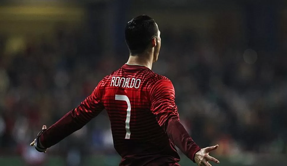 FESTEJO. Ronaldo celebra uno de sus goles ante Camerún. FOTO TOMADA DE VK.COM