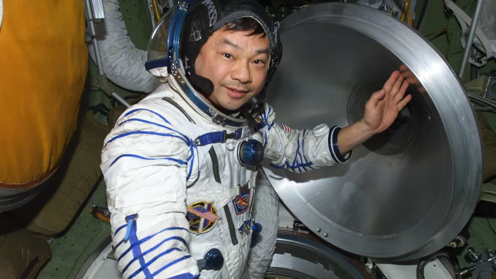 CONFESIÓN. Leroy Chiao asegura haber visto un OVNI en el espacio. FOTO TOMADA DE SPACE.COM