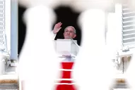 Papa Francisco: “Tenemos que deshacernos de los ídolos”