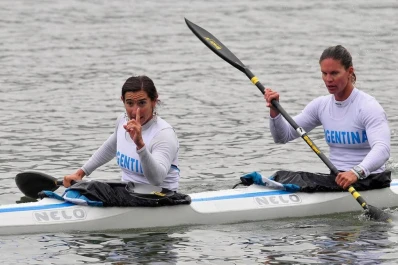 El agua sigue dorada