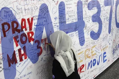 Crece la sospecha de que el avión malayo fue desviado a propósito