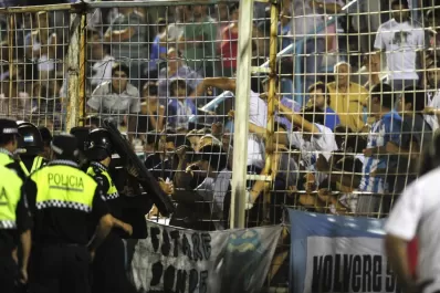 Ordenó secuestrar el fernet en la cancha y le robaron la moto