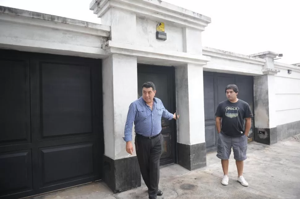 CONVULSA BELLA VISTA. Espeche muestra las huellas que dejó la protesta. la gaceta / foto de héctor peralta