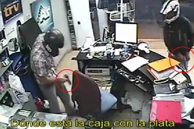 Asaltaron un negocio de informática en 30 segundos y quedaron filmados