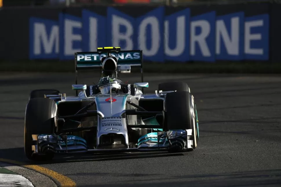 MÁQUINA PODEROSA. El Mercedes de Nico Rosberg fue un coche demasiado sólido para las pretensiones del resto de los competidores. Fue triunfo de punta a punta. 