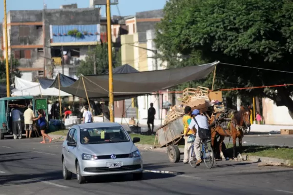 Los puesteros se adueñan de la ruta y la convierten en feria