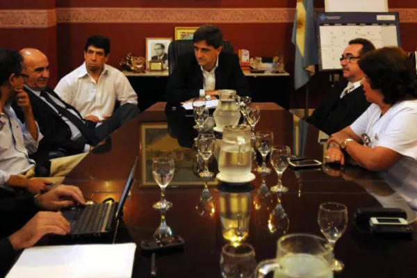 Gremios de la salud rechazaron un acuerdo similar al de los docentes