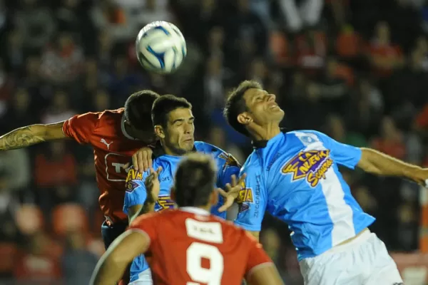 Independiente empató con Villa San Carlos y Atlético sigue con chances