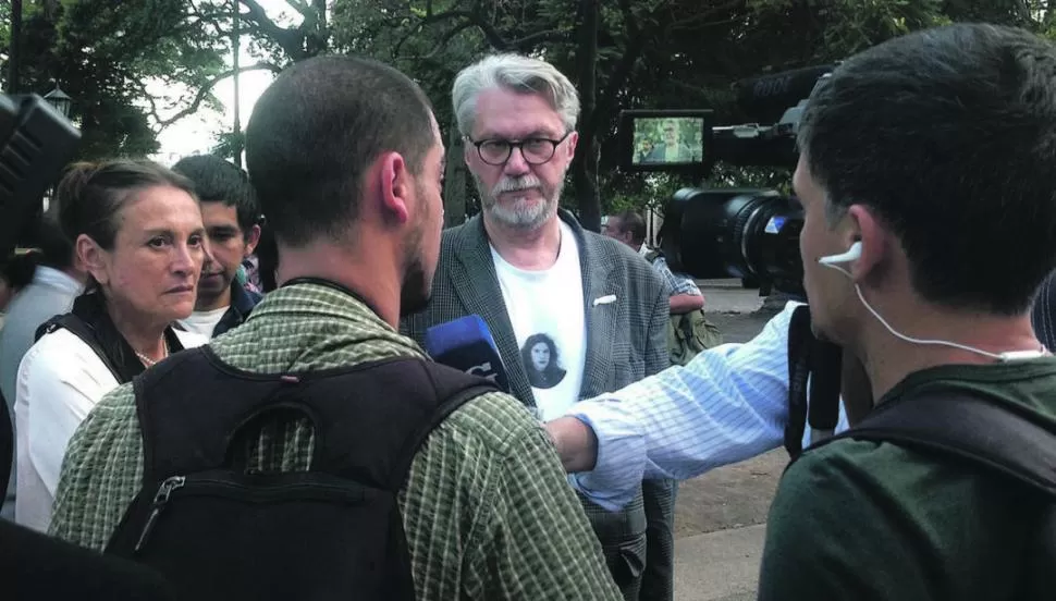 EXPECTANTE. LA GACETA entrevistó a Jean Michel Bouvier en Salta, durante una marcha contra la impunidad. la gaceta / foto de roberto delgado