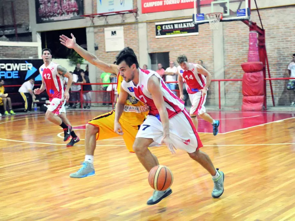 SIEMPRE RINDE. Juan Cognini aporta en varios rubros al juego de Independiente. 