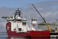 Localizaron posibles señales de las cajas negras del avión malasio