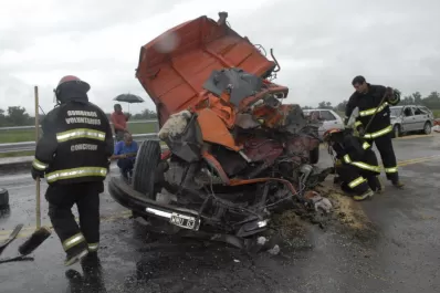 Los bomberos intervienen más en accidentes de tránsito que en incendios