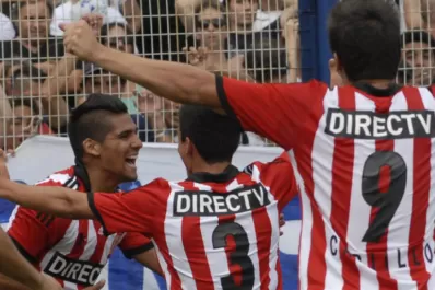 Estudiantes venció a Argentinos y llegó a la punta