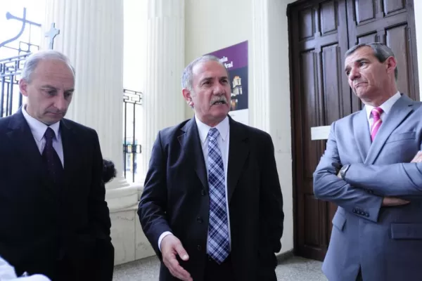No hay connivencia con el poder, dice Terraf