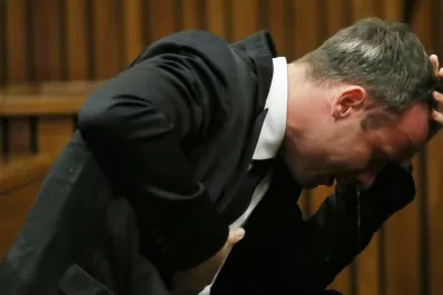 Pistorius se reconoció loco de celos por Steenkamp