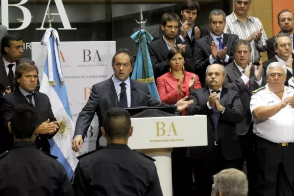 Scioli reconoce que no consultó con Cristina, y Mariotto lo acusa de tener un interés mediático