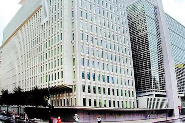 El BM sugirió dejar atrás el cepo y las trabas