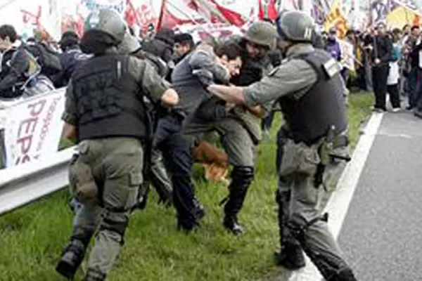 Hubo incidentes entre militantes y gendarmes en Buenos Aires