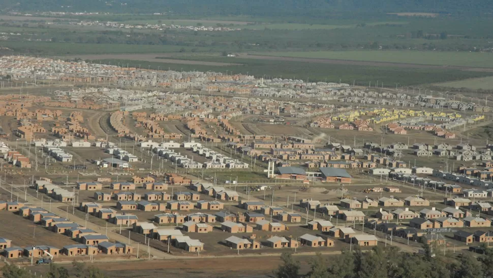MEGAEMPRENDIMIENTO. Hay más de 5.000 casas en el barrio. FOTO CFK.ARGENTINA