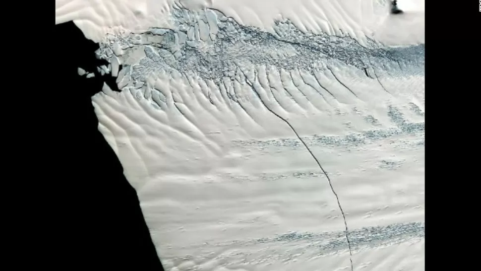 ENORME. El iceberg B31 tiene casi 660 kilómetros cuadrados, lo que podría equivaler con el tamaño de una ciudad. FOTO NASA