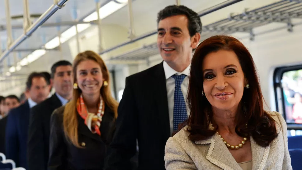 SONRIENTE. La presidenta Cristina Fernándezencabezó el acto de presentación de nuevo material rodante del ferrocarril San Martín. TÉLAM