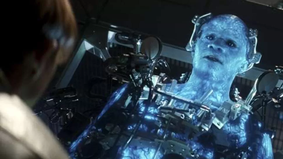 IRRECONOCIBLE. Así queda Jamie Foxx una vez transformado en Electro. Un desafío para el Hombre Araña. 