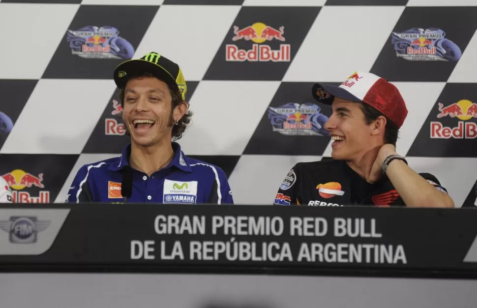 CADA UNO CON SU ESTILO. Rossi y Márquez hablaron en conferencia de prensa y lo hicieron a su manera mientras esperan el arranque de la competencia que pretenden ganar. 