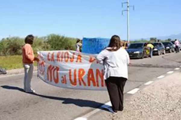 La Rioja: Juntan firmas contra la explotación de uranio
