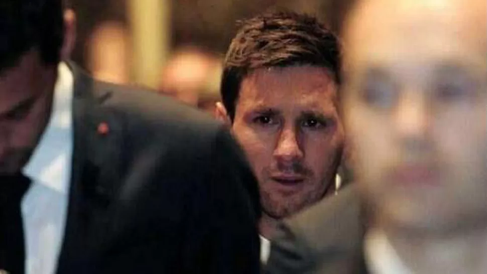 QUEBRADO. Lionel Messi, durante la misa por la muerte de Tito Vilanova. FOTO TOMADA DE TN.COM.AR