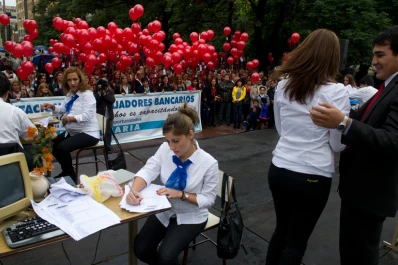 Violencia laboral e igualdad de oportunidades, dos ejes de un debate entre empleados bancarios