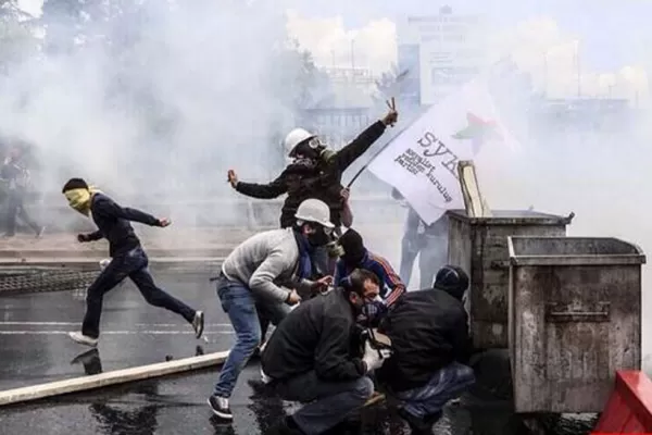 Enfrentamientos en Estambul en la marcha del Día del Trabajador