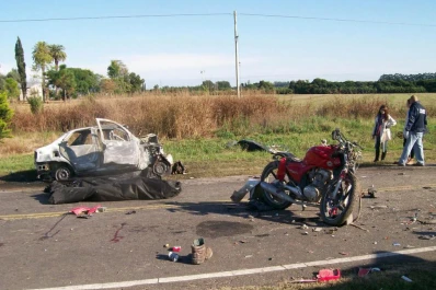 Nueve personas mueren en un choque que causó un incendio