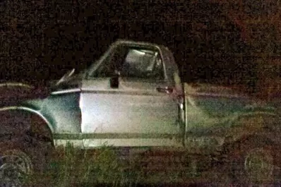 Dos adolescentes murieron al desbarrancar una camioneta en la ruta 307