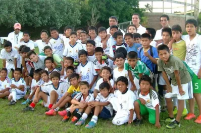 Una amistad que nació en Bolivia para beneficiar a los chicos