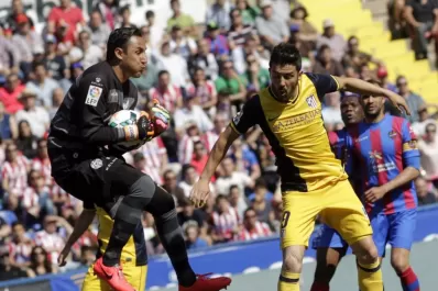 Atlético Madrid perdió, pero Barcelona y Real Madrid no pudieron alcanzarlo