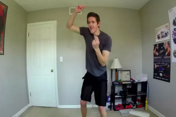 Se filmó bailando la misma coreografía durante 100 días