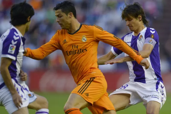 Todo mal: Real Madrid empató con Valladolid, se alejó de la punta y se lesionó Cristiano Ronaldo