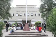 Estudiantes del Centro Prebisch se quejan del hacinamiento en las aulas