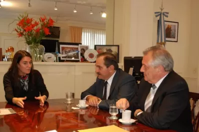 El gobierno nacional enviaría armas y móviles para la Policía de Tucumán