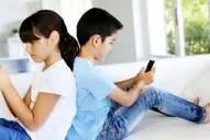 Uno de cada tres chicos argentinos usa celular