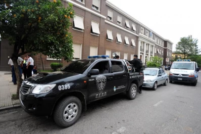 Allanaron una vivienda en Barrio Norte y otra en Yerba Buena