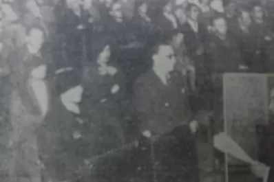 En 1935, el poeta Alfredo Bufano disertó en la UNT